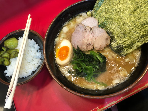 「特製ラーメン(800円)」@らーめん 谷瀬家 新橋店の写真