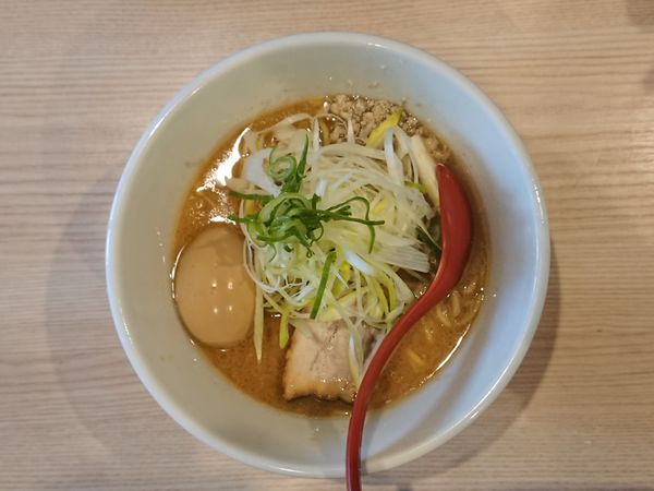 「【限定】海老味噌ラーメン元味＋半熟味玉」@拉麺 大公 南太田本店の写真