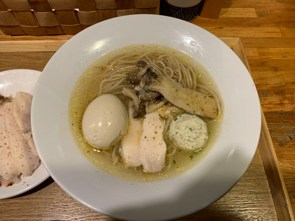 「木の子薫る塩バターそば」@中華蕎麦 はざまの写真