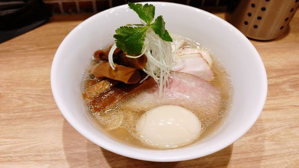 「特製塩らぁめん・メンマ　￥１２２０」@鶏そば 一文の写真