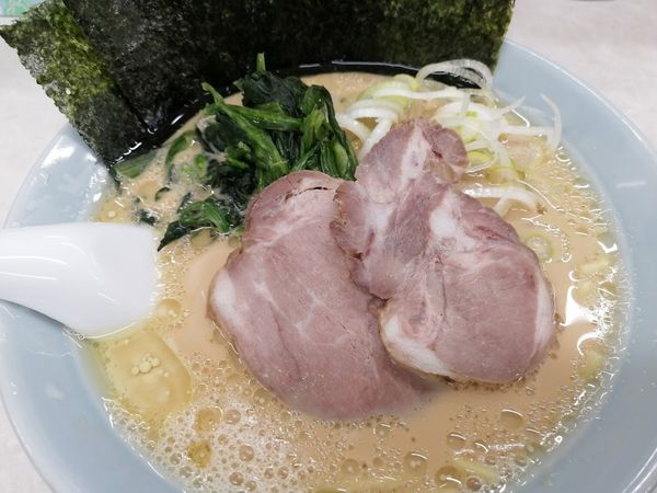 「ラーメン(並)(かため)(680)」@ラーメン寺田家 戸塚店の写真