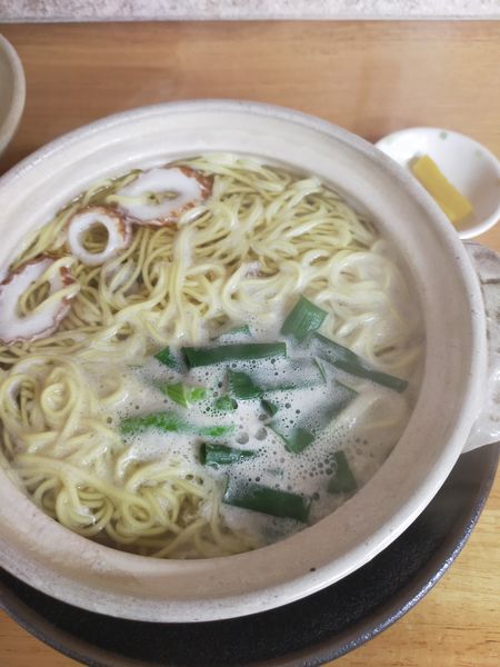 「塩鍋焼きラーメン」@鍋焼きラーメン まゆみの店の写真