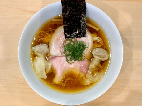 「★わんたん入りしょうゆらぁ麺🍜¥1,580」@飯田商店 湯河原本店の写真