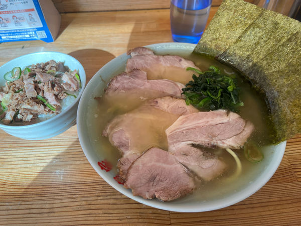 「チャーシューメン ¥920 ネギチャーごはん ¥180」@ラーメン竜家 六角家姉妹店の写真