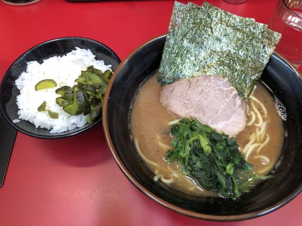「ラーメン並」@横浜ラーメン 山本家の写真
