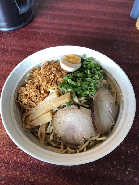 「油そば　700円、オニオンチップ50円」@油そば なかまちの写真