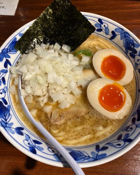 「背脂中華そば」@らぁ麺 ばらやの写真