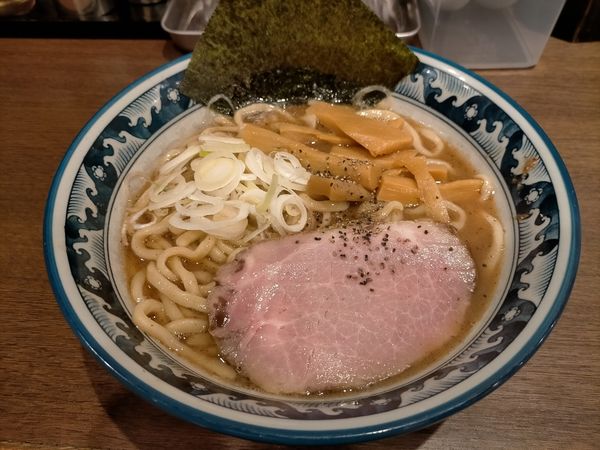 「ラーメン(普通)850円」@兎に角 柏高島屋ステーションモール店の写真