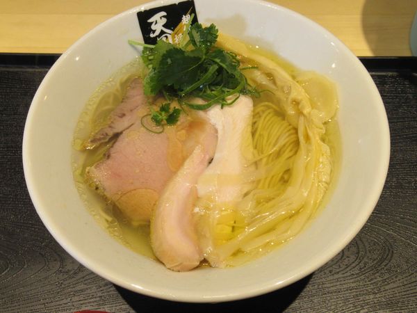 「鶏塩らーめん（950円）」@超純水採麺 天国屋の写真