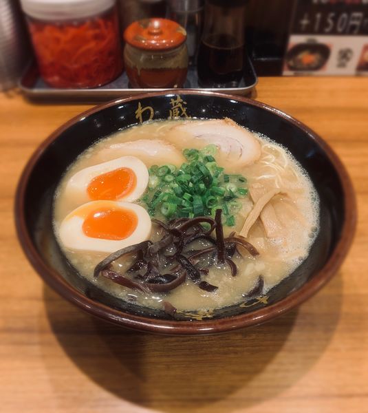 「味玉らーめん（固め￥800）」@博多とんこつラーメン わ蔵 御徒町店の写真