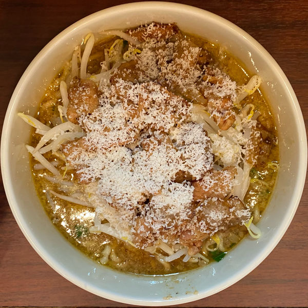 「みそらーめん【夜限定】【ペコリーノ・ロマーノチーズ】トッピング無」@らーめん たきびの写真