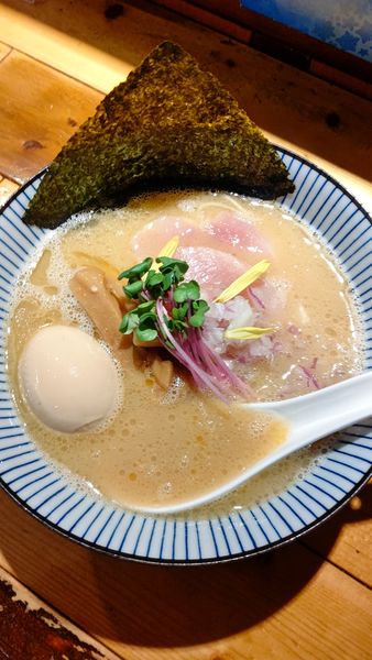 「鶏白湯　950円」@アンドレカンドレラーメンの写真