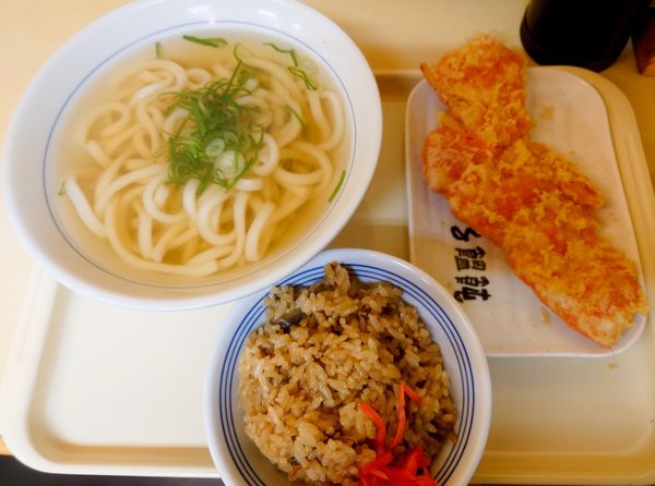 「朝饂飩②　かけ＋朝鶏ごはん　350円　生姜天110円」@麺の庄 つるまる 西本町店の写真