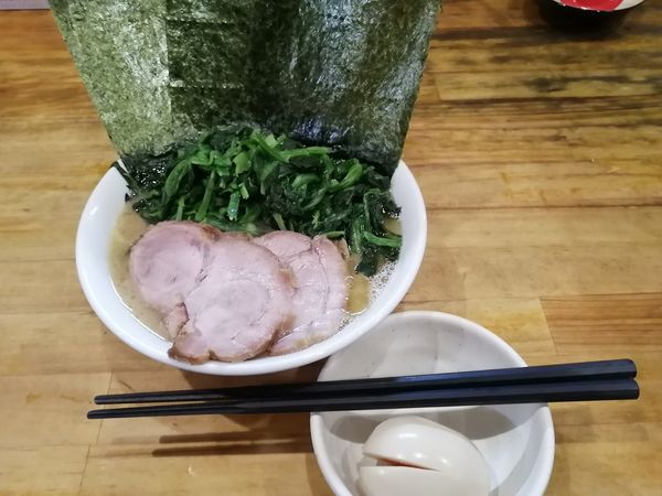 「ミニラーメン　550円　ほうれん草　100円」@洞くつ家の写真