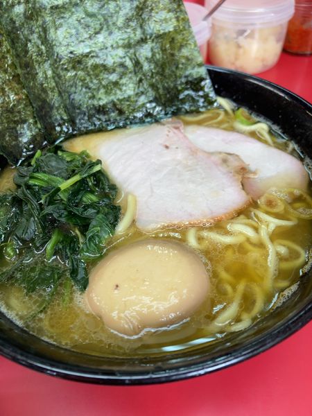 「並ラーメン　味玉　ライス」@ラーメン杉田家の写真