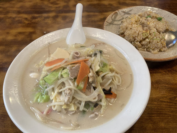 「長崎ちゃんぽん+チャーハン」@中華料理 や志満の写真