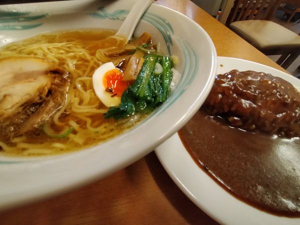 「支那そばと半カレー」@武田流 古式カレーライス 支那そば インディアン 本店の写真