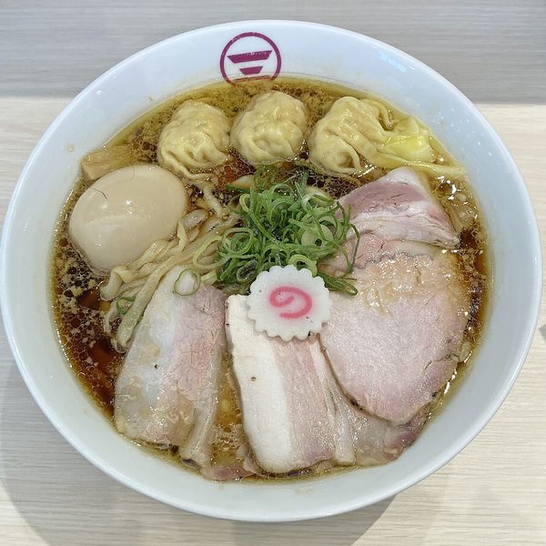 「特中華そば」@横浜中華そば 維新商店 みなとみらい店の写真