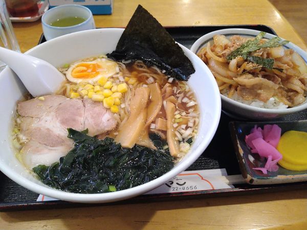 「ラーメン＋焼肉セット(¥940)」@みやこ食堂の写真
