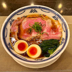 和牛チャーシュー麺（味玉のせ）