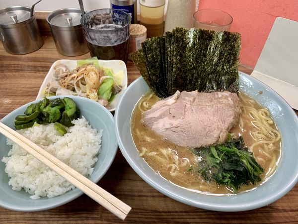 「チャーシューメン(中)＋キャベチャー＋のり増し」@横浜ラーメン 武蔵家 板橋店の写真