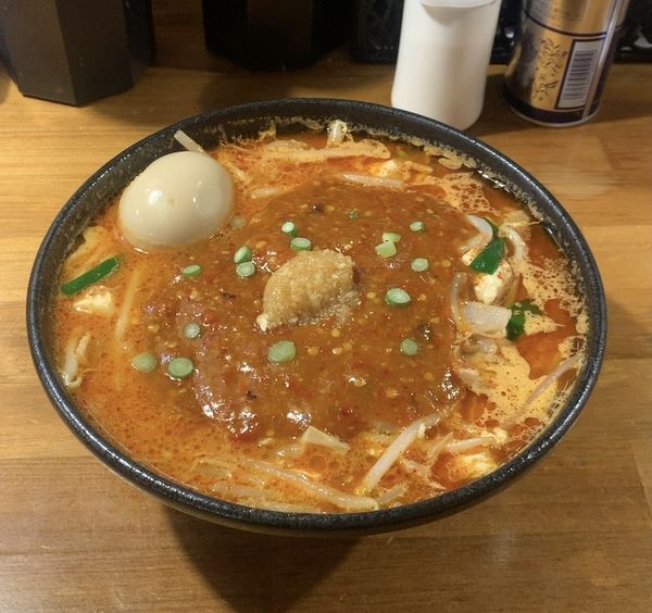 「味玉どて辛めん バラ肉」@どてちん 習志野店の写真