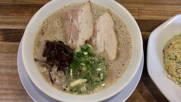 「半チャンセット」@博多ラーメン まっしぐらの写真