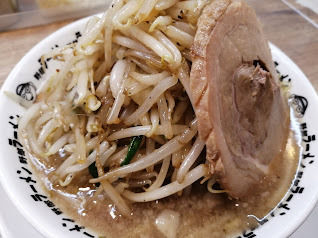 「豚骨野郎(固め)(860)」@野郎ラーメン 川崎東口店の写真