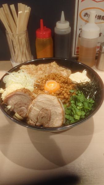 「台湾まぜそば(500g)豚 ニンニク 油マシマシ ガリマヨ」@鷹の目 蒲田店の写真