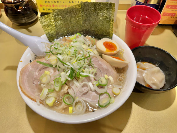 「まかないNo. 1ラーメン」@超ごってり麺 ごっつ 新小岩店の写真