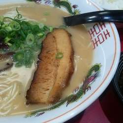 豚骨らーめん 650円＋ライス 100円＋α