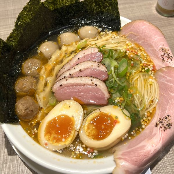 「駿河湾タカアシ蟹出汁極上らぁ麺 得 特製豪華盛り」@東京ラーメンショーセレクション 極み麺「真卓朗商店」の写真