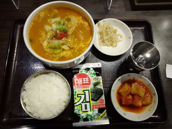 「チゲラーメン定食（900円）」@炭火焼肉ホルモン市場 池上線ガード下物語の写真