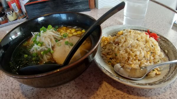 「半チャーハン」@みそ膳 らーめん遠田の写真
