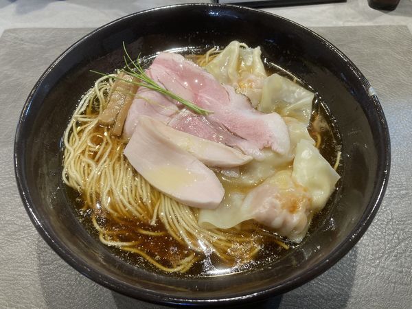 「ワンタン醤油らぁ麺」@Ramen Break Beatsの写真
