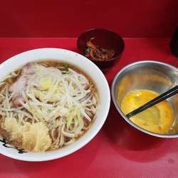 ①小ラーメン￥750②生卵￥50③キムチ￥100