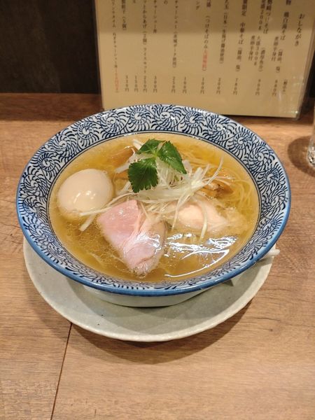 「中華そば塩＋煮卵」@鶏そば みなもの写真