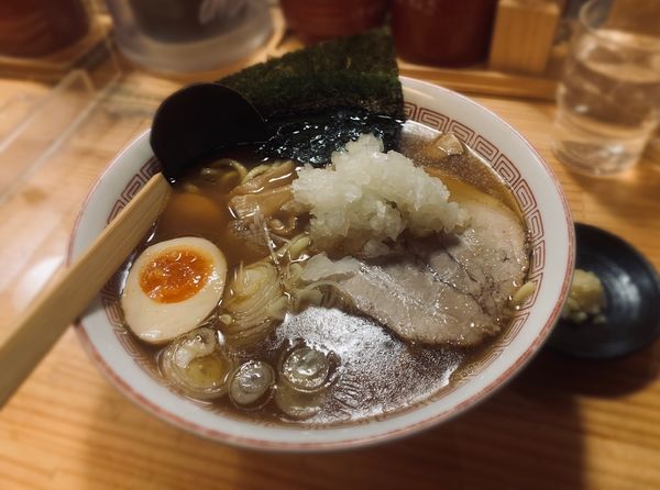 「醤油（濃い目￥860）＋味玉（￥100）他」@つけ麺屋 やすべえ 秋葉原店の写真