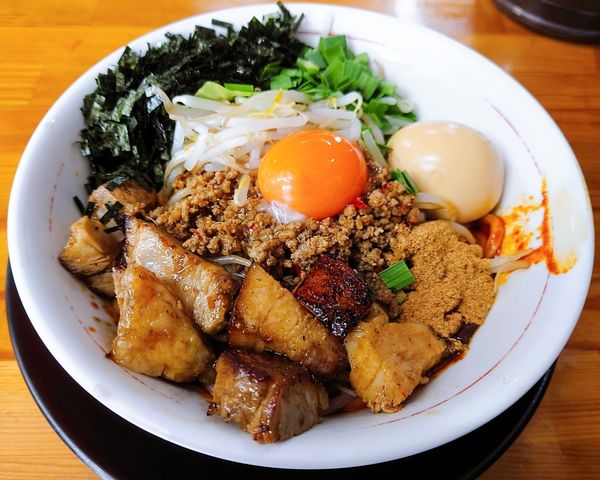 「誤爆まぜそば」@ラーメン・つけ麺 爆王の写真