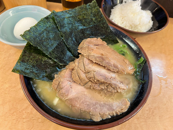 「チャーシューメン ¥900 ライス（小）¥100」@光家の写真