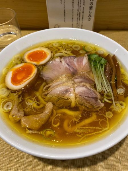 「手打　親鶏中華そば　中太麺」@手打 親鶏中華そば 綾川の写真