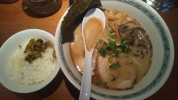 「ラーメン+半ライス(¥720+サービス)」@熊本ラーメン ひごもんず 西荻窪店の写真