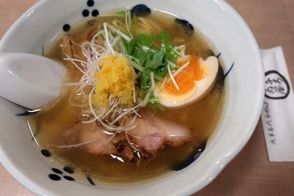 「柚子切り塩らーめん　950円」@与ろゐ屋の写真