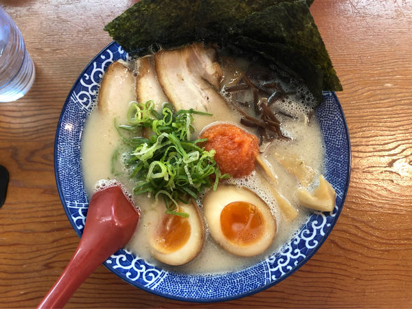 「博多とんこつ超！全部のせ＋替玉×2」@博多ラーメン鶴亀堂 太田新井町店の写真