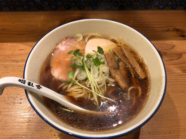 「ザ・醤油らーめん」@自家製麺 啜乱会の写真