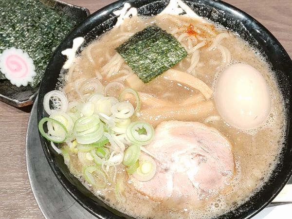 「味玉中華そば＋のり」@六厘舎TOKYO ソラマチ店の写真