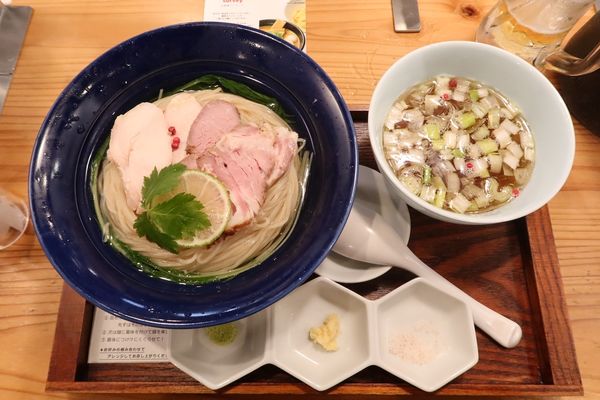 「透き通る昆布水つけ麺￥９４０」@クリーミーTonkotsuラーメン 麺家 神明 栄スカイル店の写真