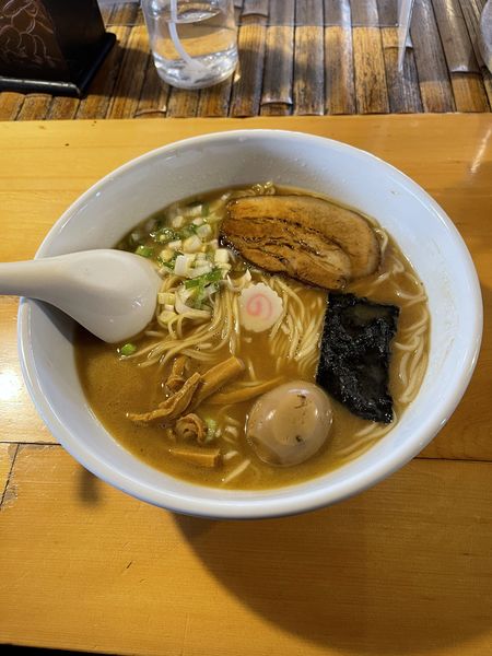 「ばかうまラーメン大900円、唐揚げ560円」@自然派ラーメン 花の季の写真
