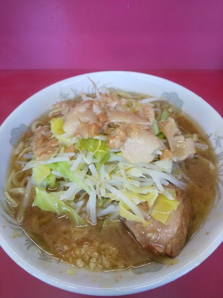 「ぶた2枚入り小ラーメン700円(ニンニク・アブラ)」@ラーメン二郎 環七一之江店の写真