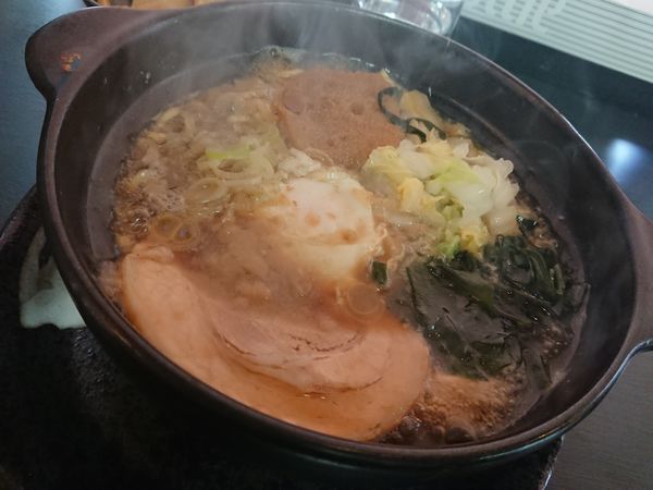 「期間限定 鍋焼きラーメン 醤油 800円」@ラーメン康家の写真